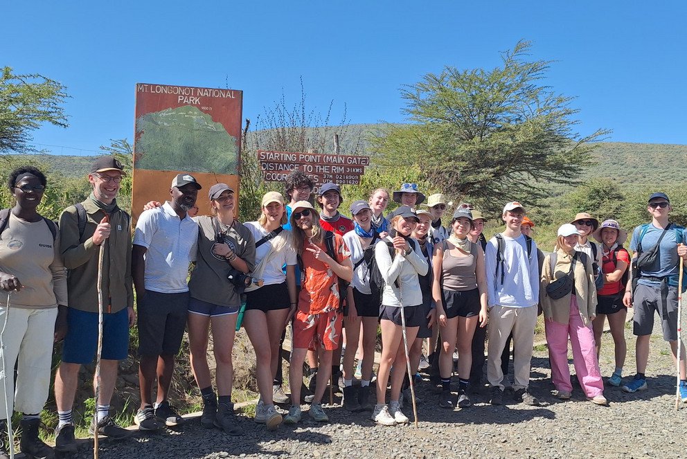 Die Exkursionsgruppe im Mount Longonot National Park; Foto: Jonas Wagener